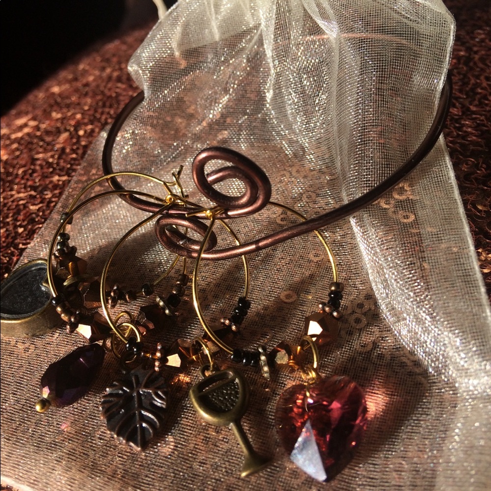 ✔️WINE 🍇GLASS 🍷CHARMS (Set #4) Beautiful...